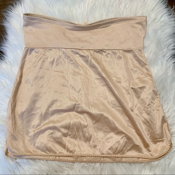 Jezebel Renee of Hollywood Nude Sheer Bustier - Picture 6 of 14